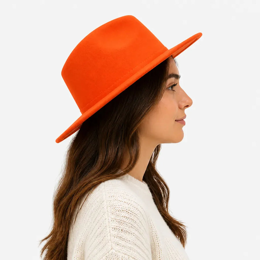 La boîte à chapeaux Chapeau Large Bord - Fedora Jazz a Ceinture en Cuir Marron