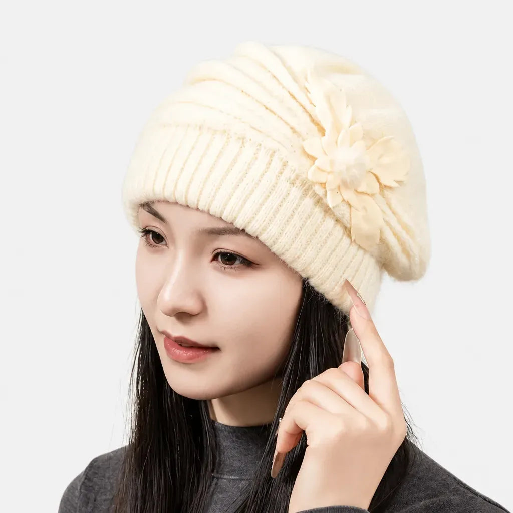 La boîte à chapeaux Bonnet Femme Hiver - Peluche Epaisse et Coupe-Vent avec Fleur