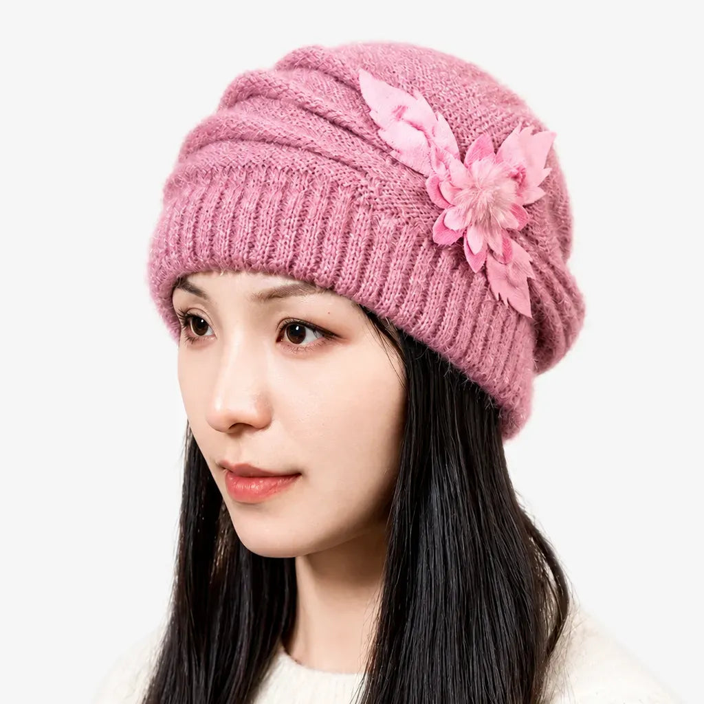 La boîte à chapeaux Bonnet Femme Hiver - Peluche Epaisse et Coupe-Vent avec Fleur