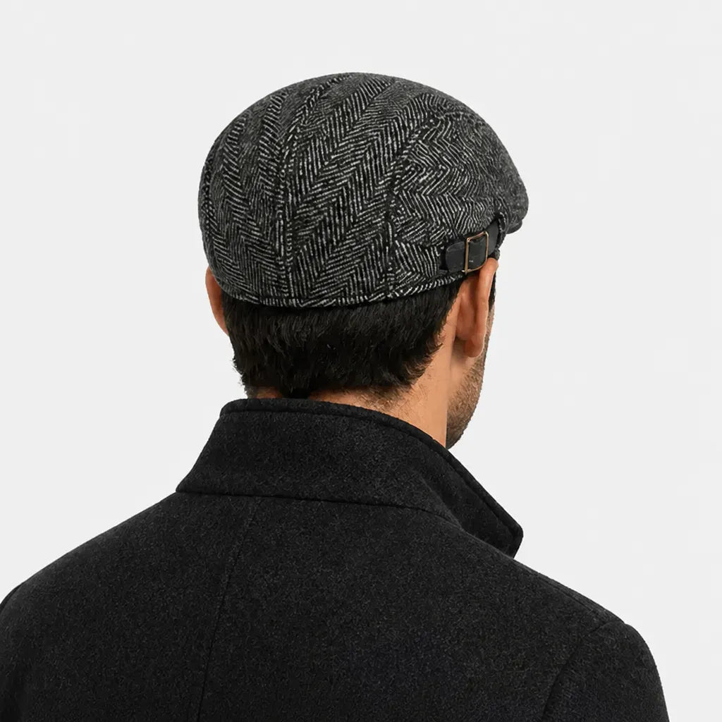 La boîte à chapeaux Casquette Irlandaise Homme - Rayee a Chevrons avec Sangle en Cuir