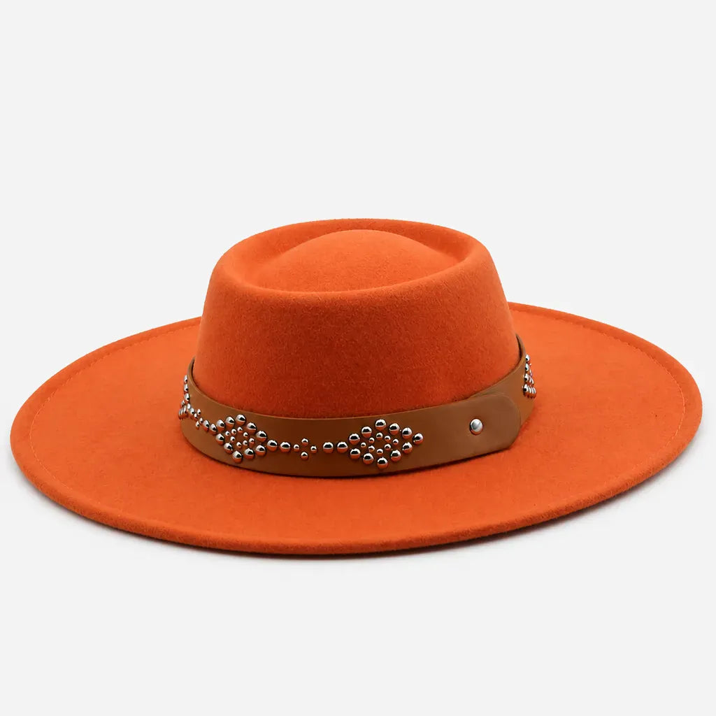 La boîte à chapeaux Chapeau Feutre Large Bord Femme - Ceinture Cloutee Style Gambler