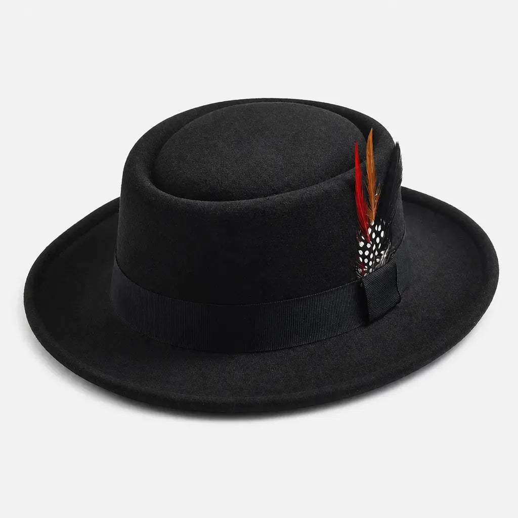 La boîte à chapeaux Chapeau Porkpie Homme - Marron avec Plume Gentleman